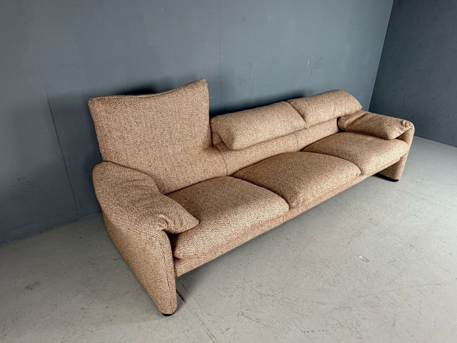 Vico Magistretti "Maralunga" 3 Seater Re Upholstered Full Wool Sofa For Cassina photo furniture
