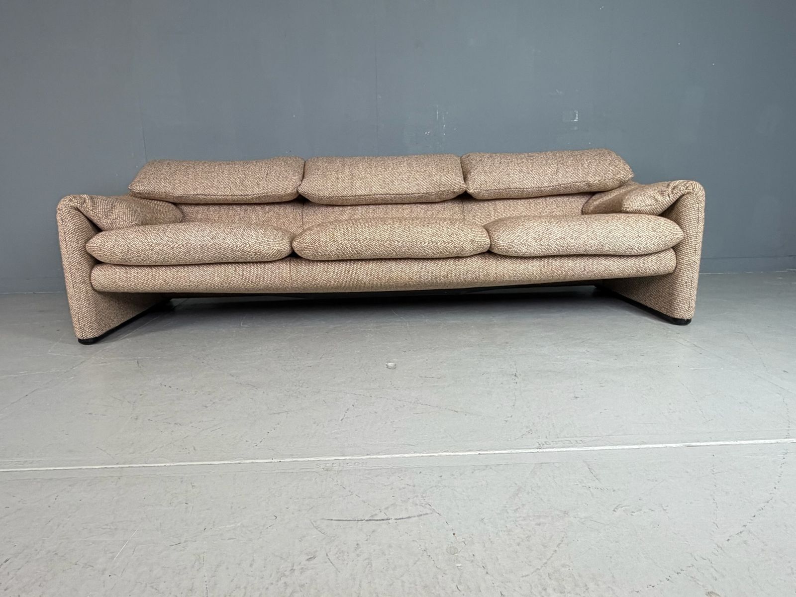 Vico Magistretti "Maralunga" 3 Seater Re Upholstered Full Wool Sofa For Cassina photo 4200.0