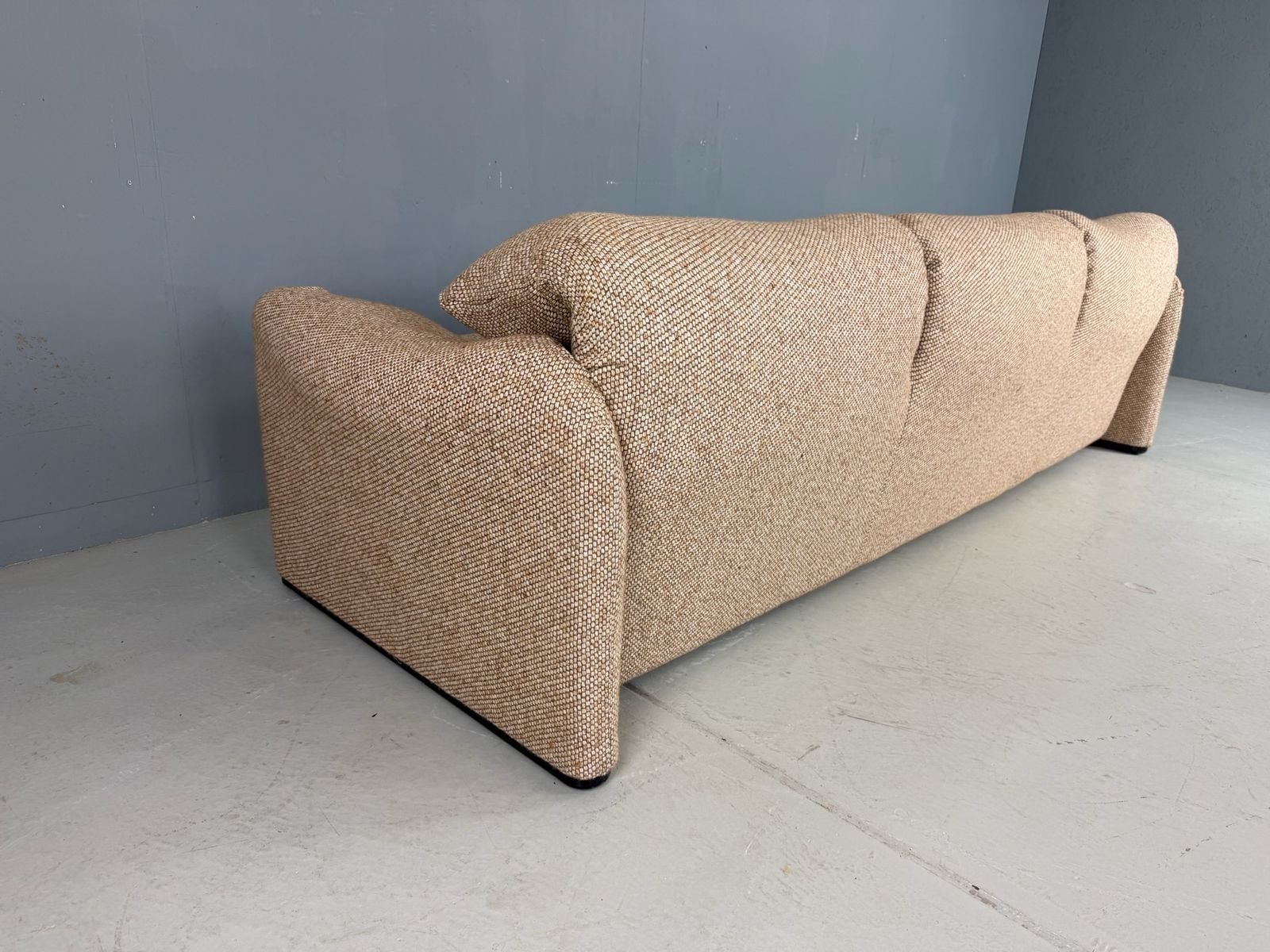 Vico Magistretti "Maralunga" 3 Seater Re Upholstered Full Wool Sofa For Cassina photo buy