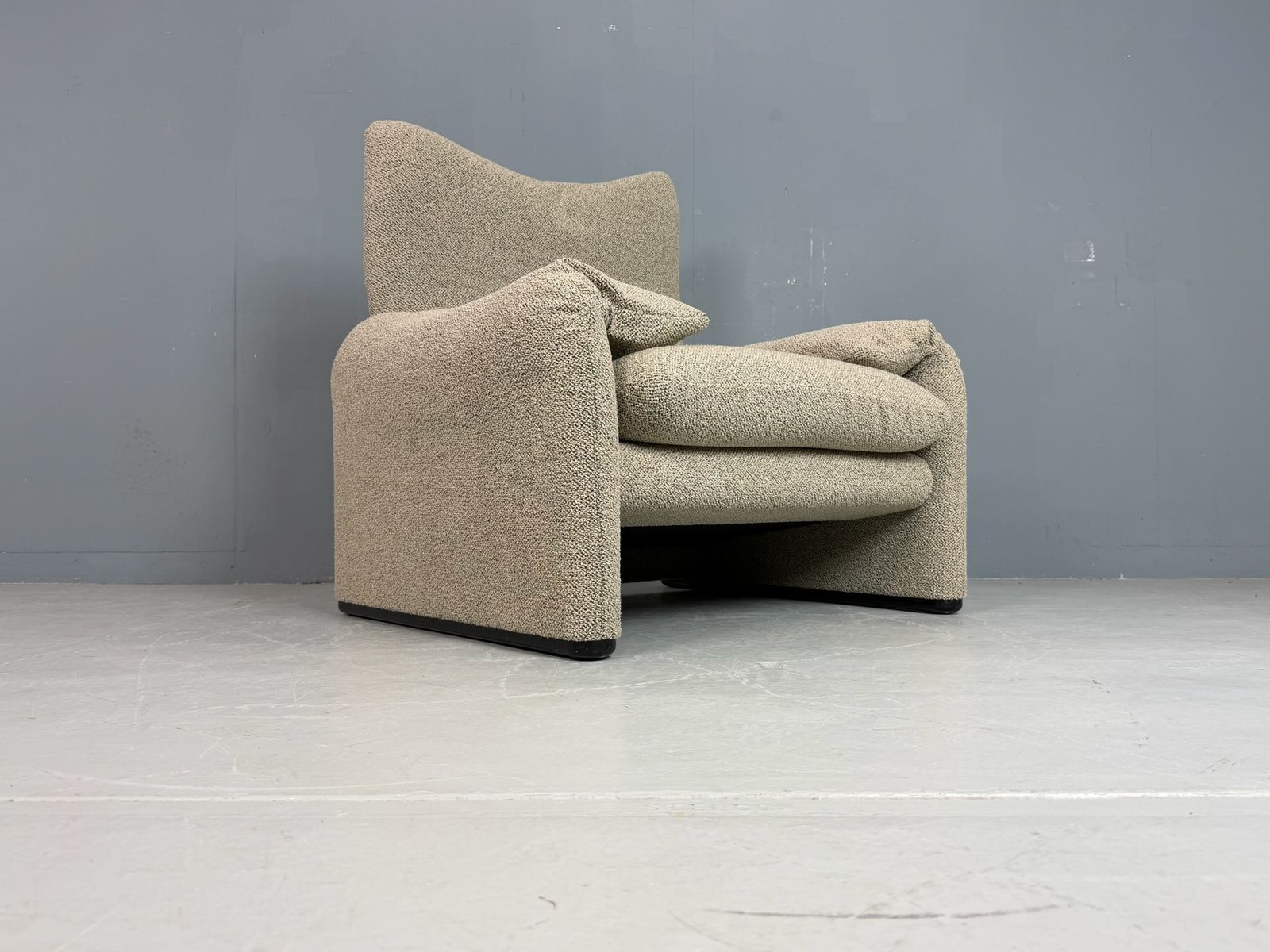 Vico Magistretti Maralunga Reupholstered Lounge Chair For Cassina, 1980s photo vintage