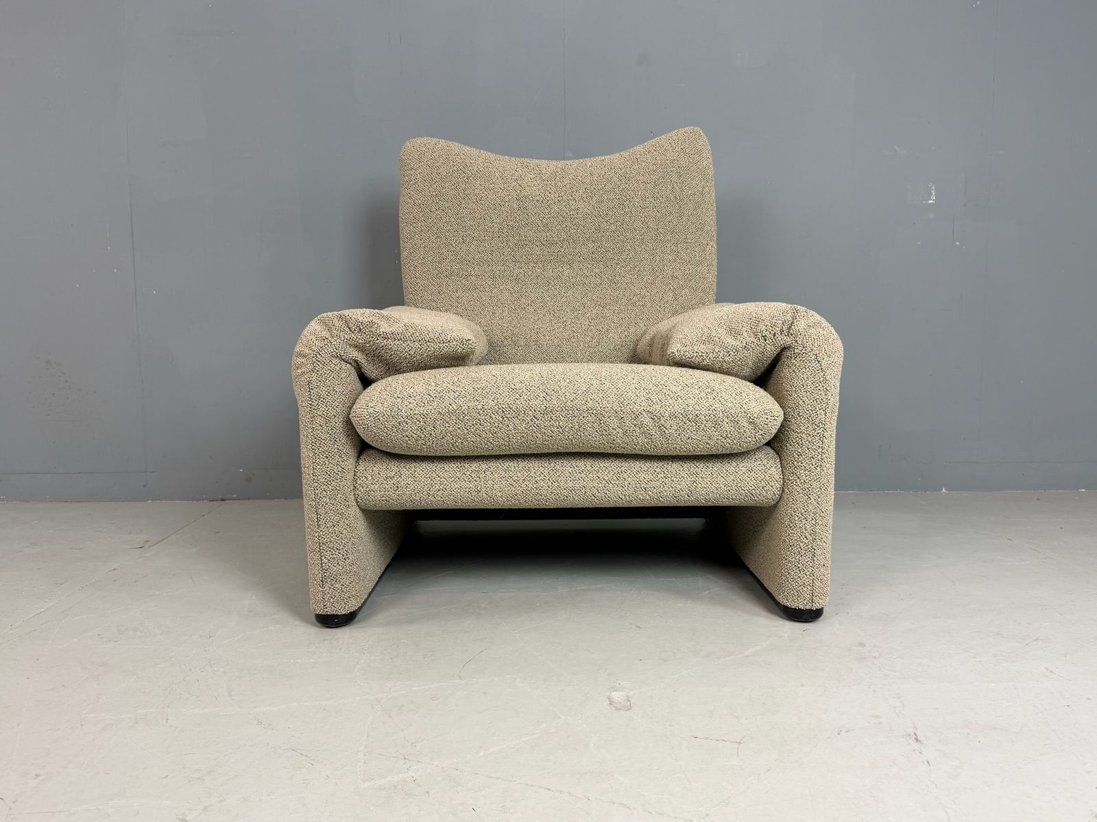 Vico Magistretti Maralunga Reupholstered Lounge Chair For Cassina, 1980s