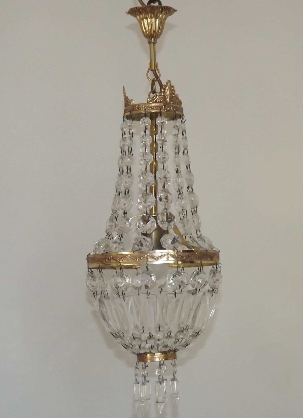 Lustre Montgolfier à une lumière en bronze et cristal, de style Empire français, années 1960