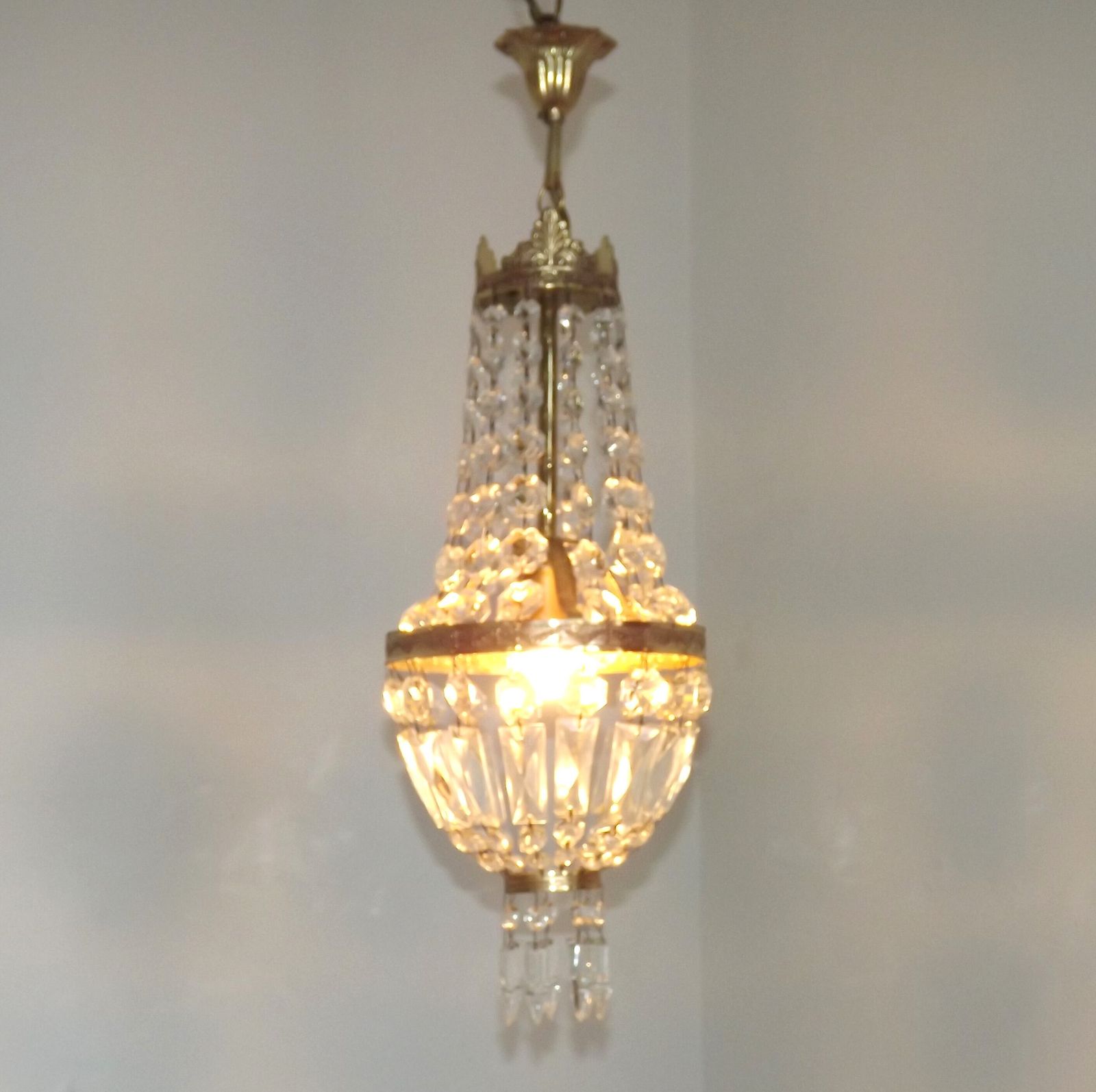 Luminaires Lustre Montgolfier à une lumière en bronze et cristal, de style Empire français, années 1960 photo