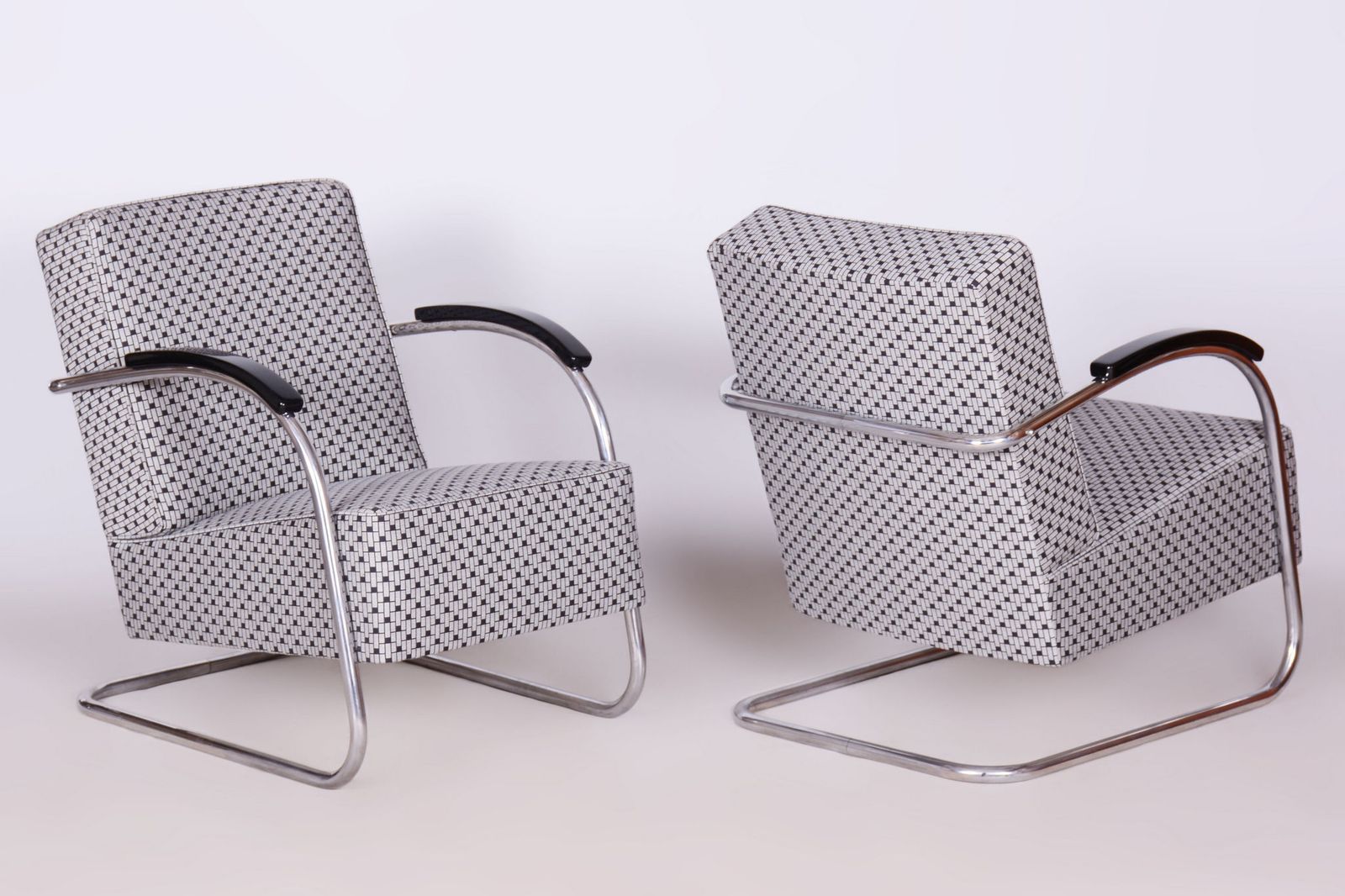 Pair Of Restored Bauhaus Armchairs, By Mücke Melder, Chrome, Czech, 1930s photo vinterior