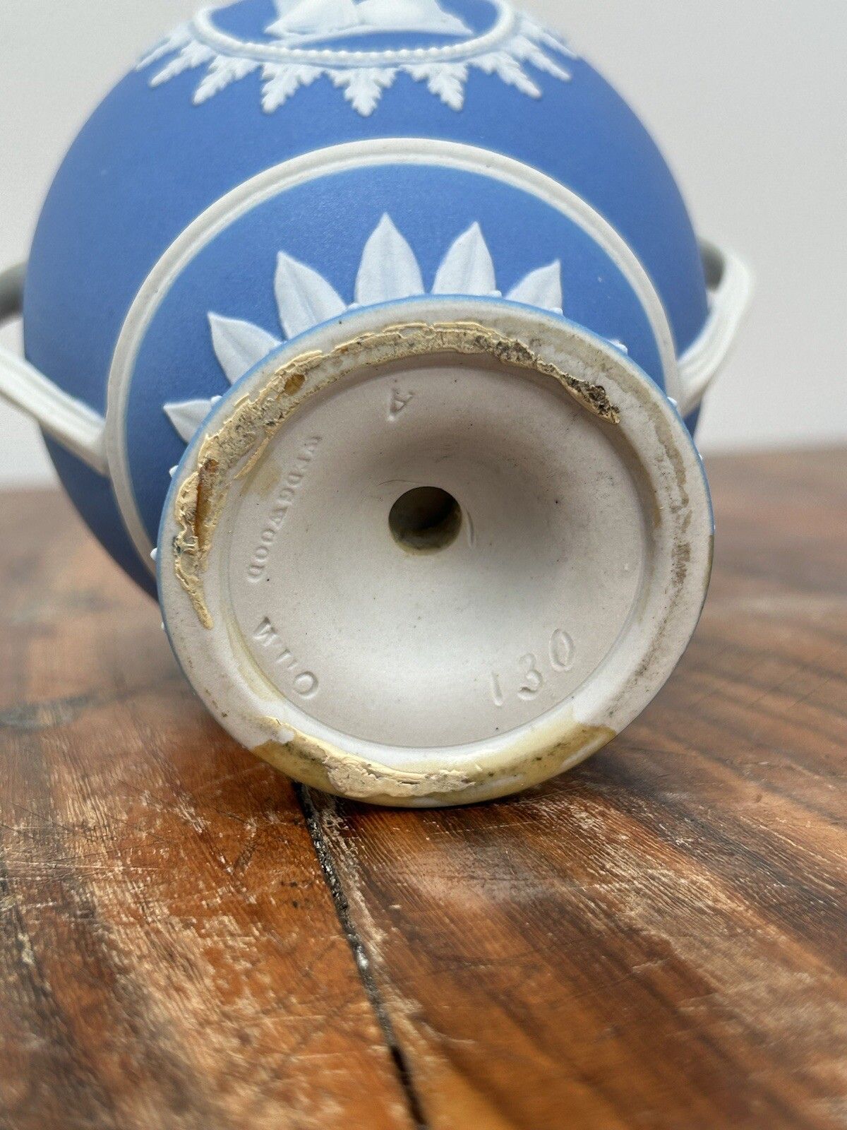 Wedgwood Light Blue Jasperware Twin Handle Bulbous Vase Rare 19thc 13.5cm photo vinterior