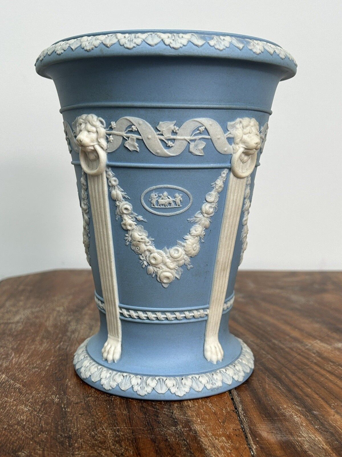 photo vinterior Wedgwood Light Blue Jasperware Monopodia Vases Pair Lion Head Cameos