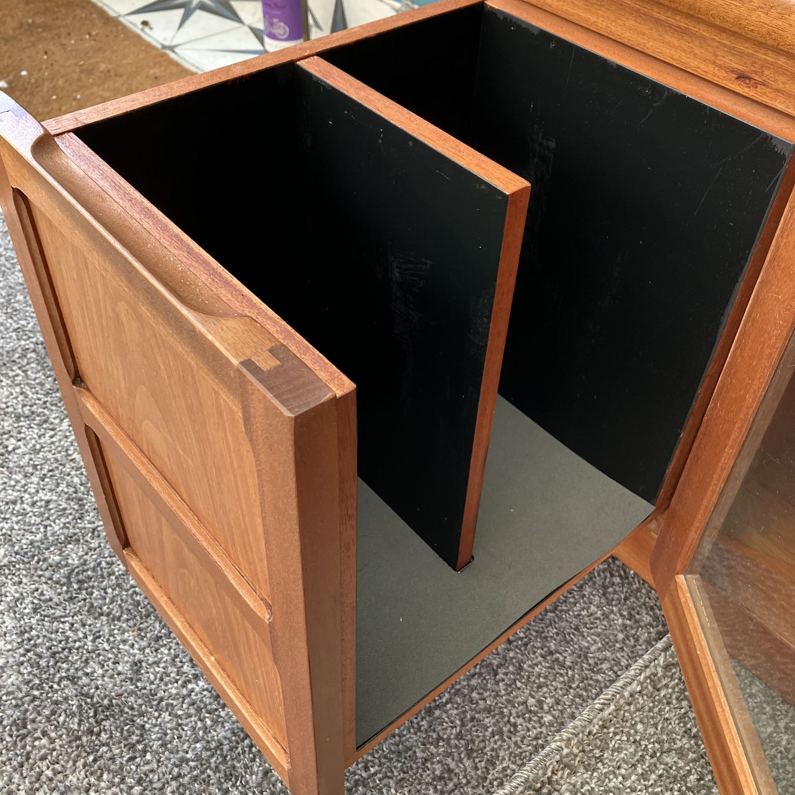 A Mid Century Teak Nathan Squares Drinks Cabinet Made By Parker Knoll photo 245.0