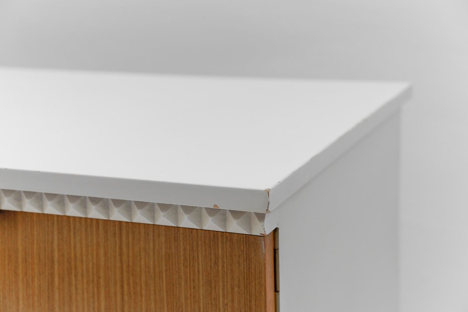 photo furniture Mid Century Modern Brown & White Sideboard, 1960s