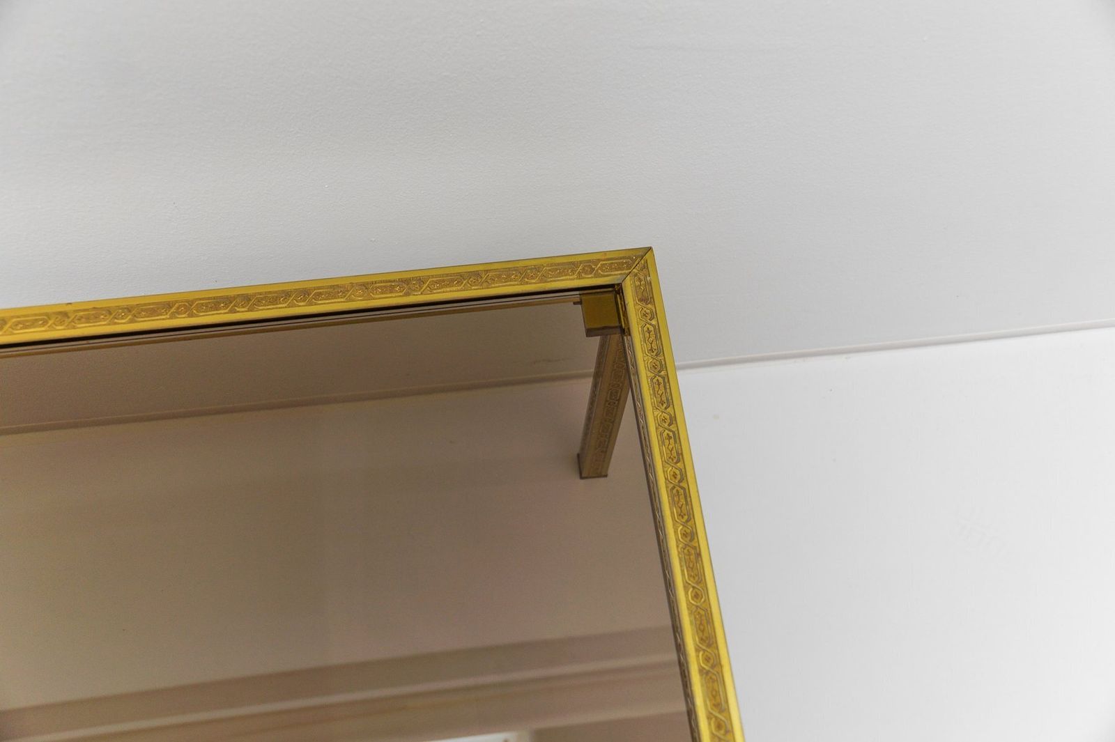 photo vinterior Brass And Smoked Glass Coffee Tables With Ornaments, 1970s, Set Of 2