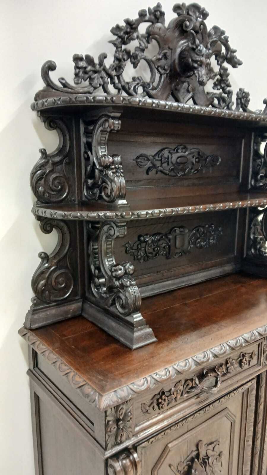 Antique Oak Carved French Renaissance Hunters Sideboard photo 1250.0
