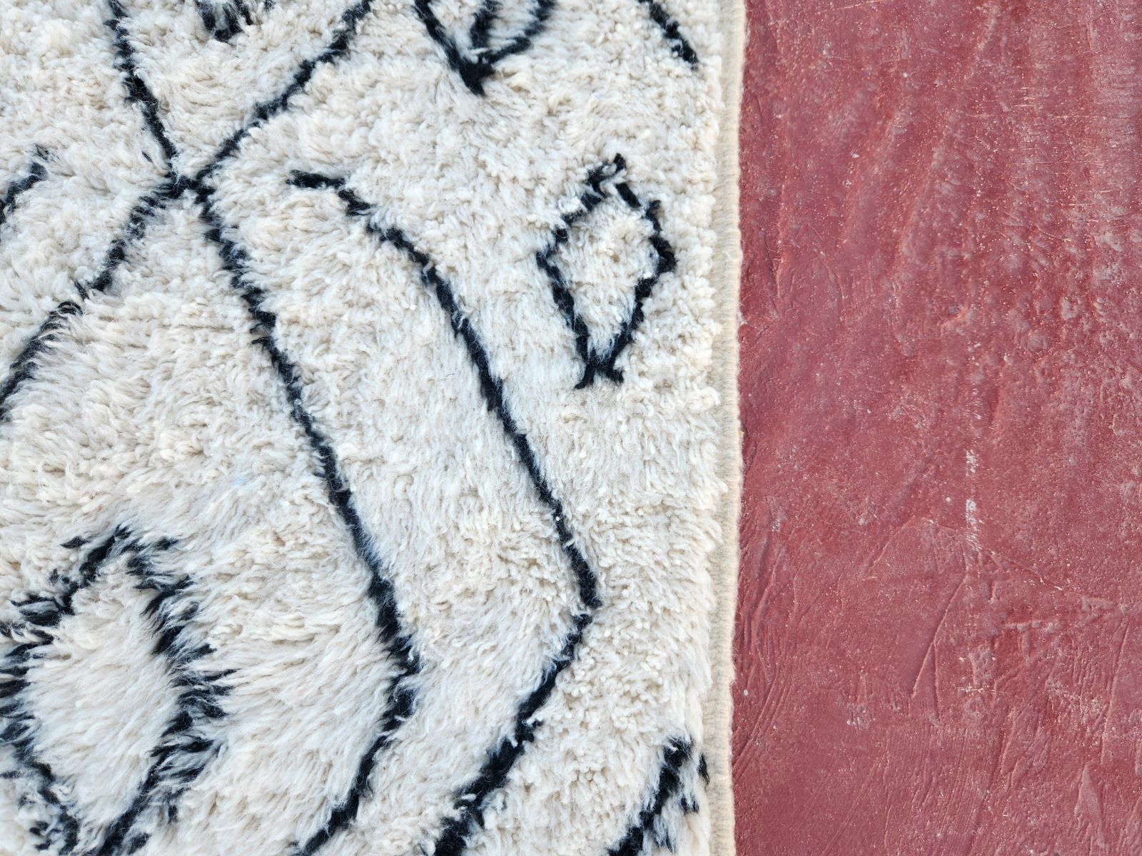 photo vinterior Large Black & White Beni Ourain Rug, Hand Drawn Tribal Diamond Pattern (300x200cm)