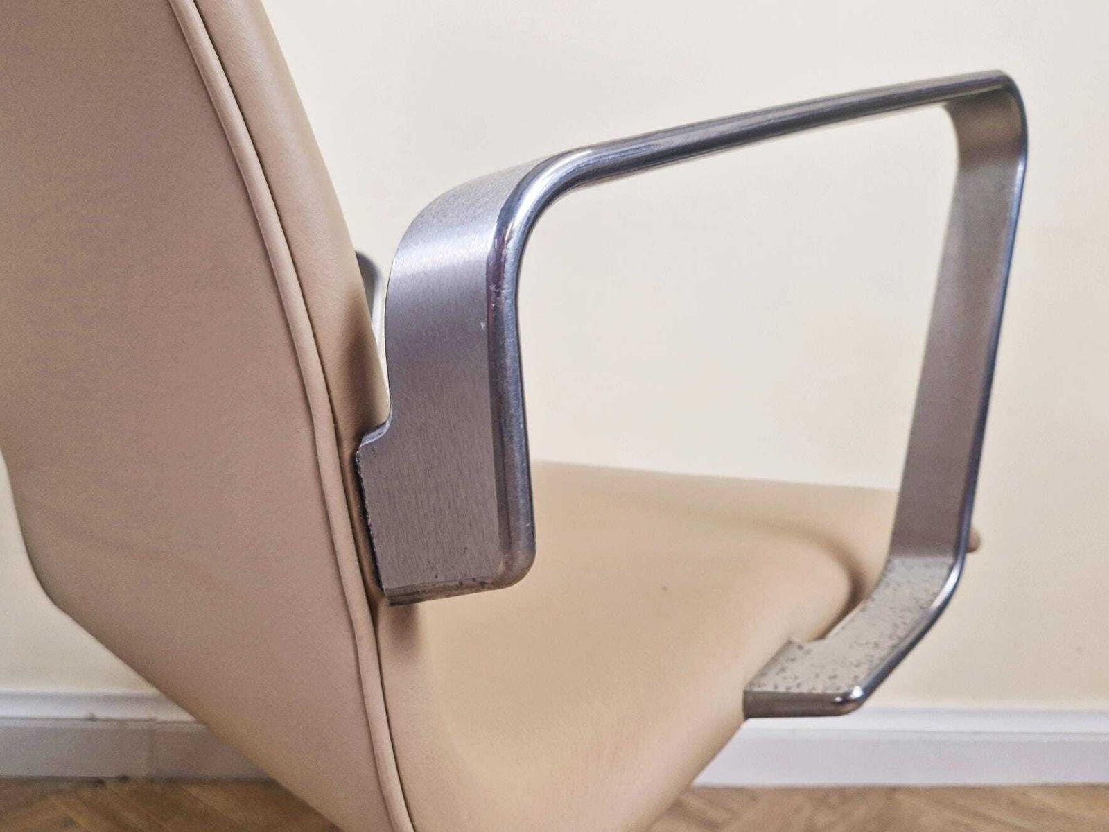 photo for sale 2 X Arne Jacobsen For Fritz Hansen Oxford Mid Century Danish Design Highback Swivel Chairs