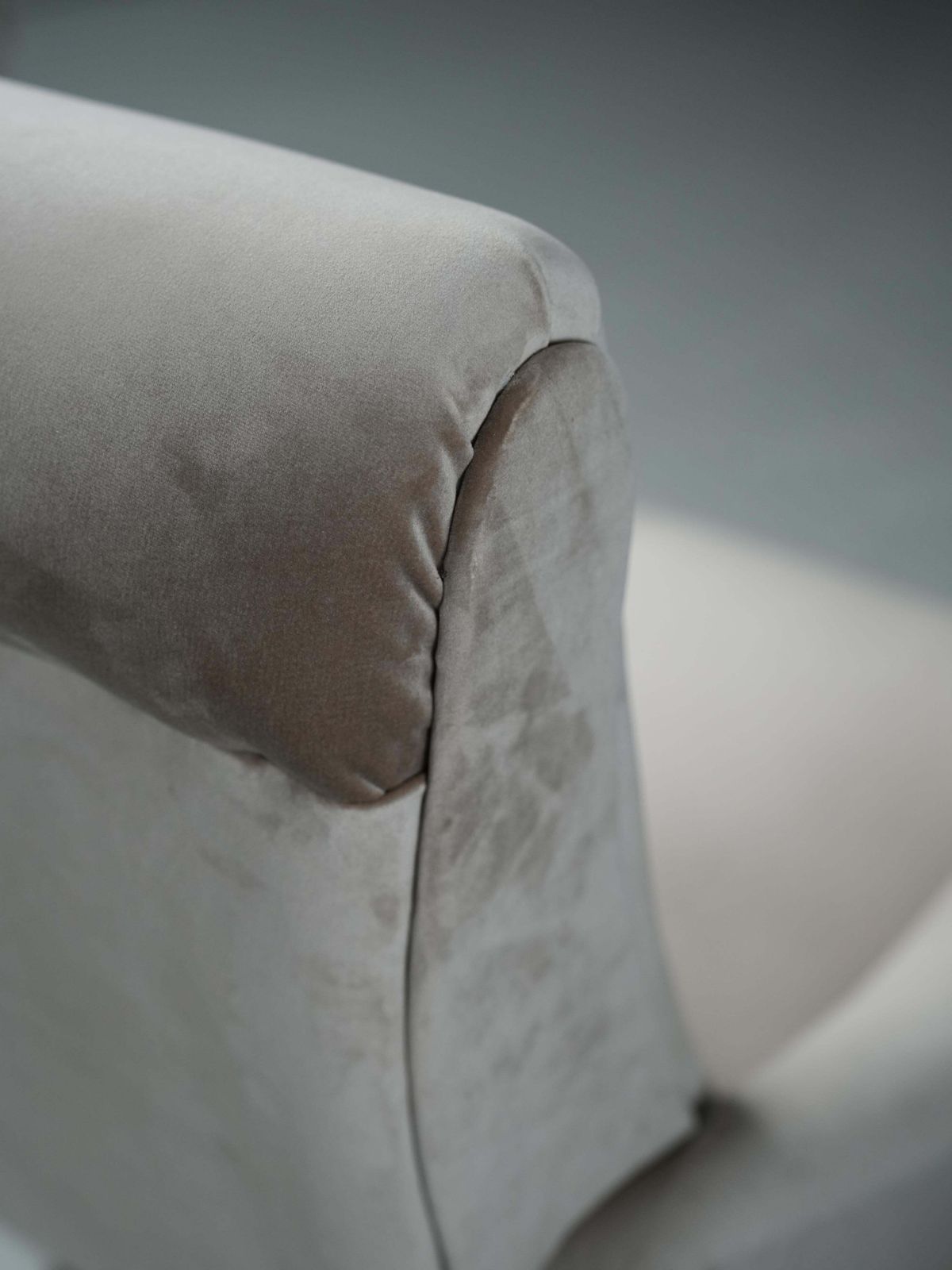 Set Van 2 Lounge Stoelen In Lichtbruin Velours En Hout, Italië, Ca. Jaren 1950 photo buy