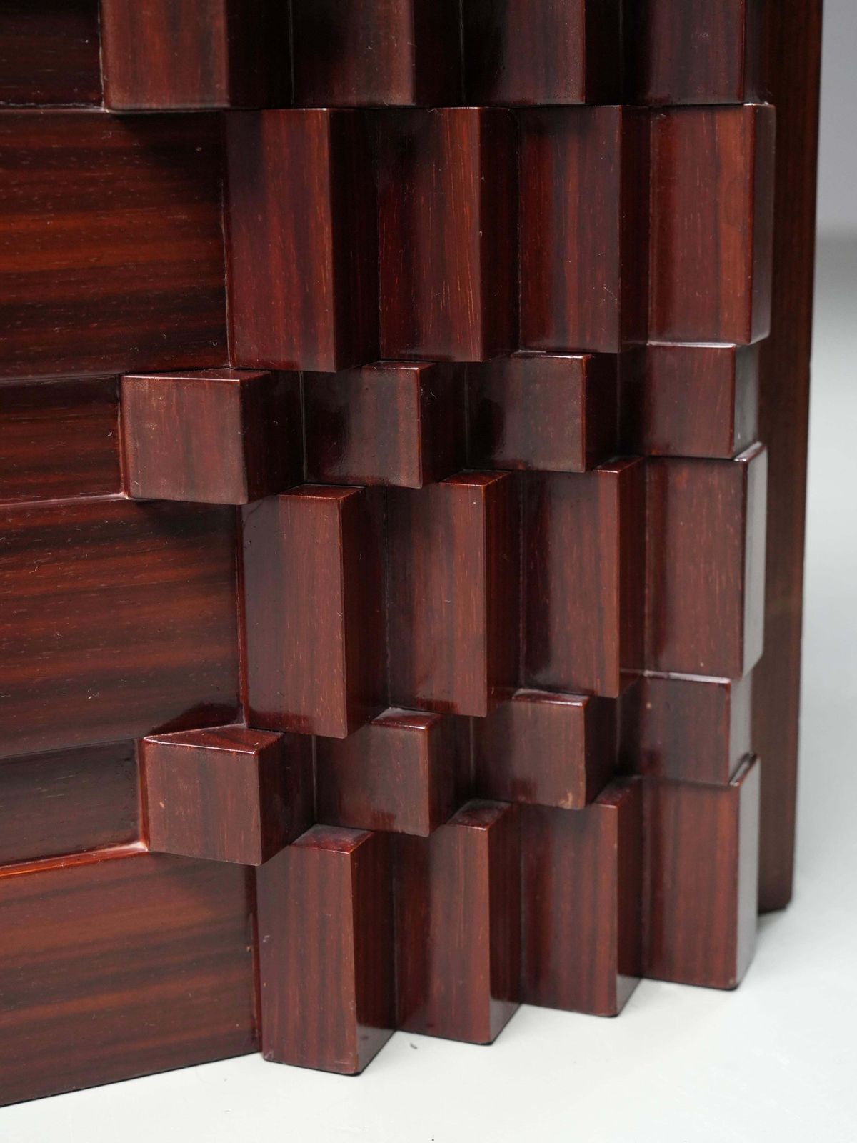 photo for sale 'Diamante' Cabinet Van Luciano Frigerio In Hout, Italië, 1968