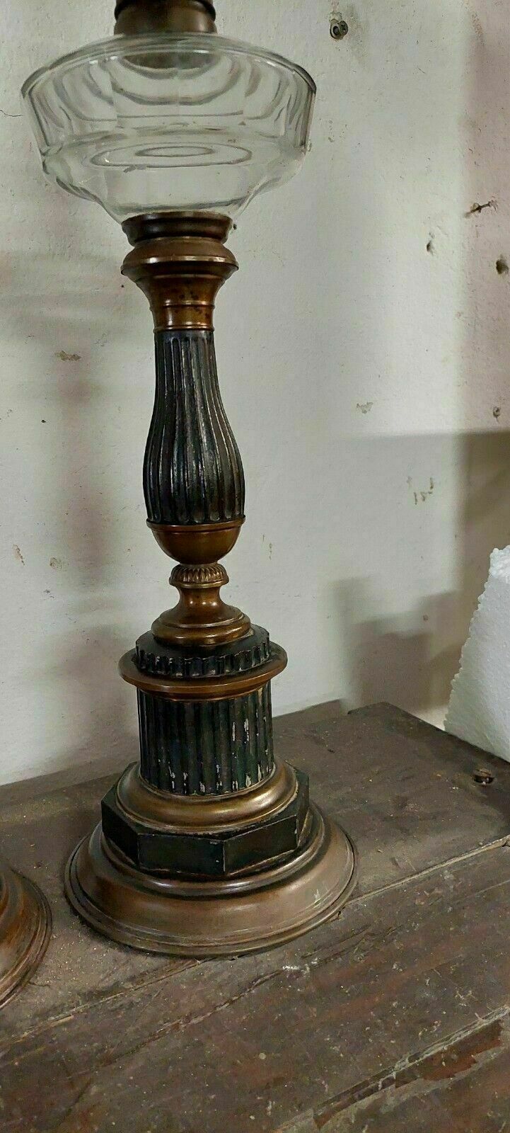photo furniture Pair Of Antique Oil Lamps In Metal 19th Century Glass Empire Style