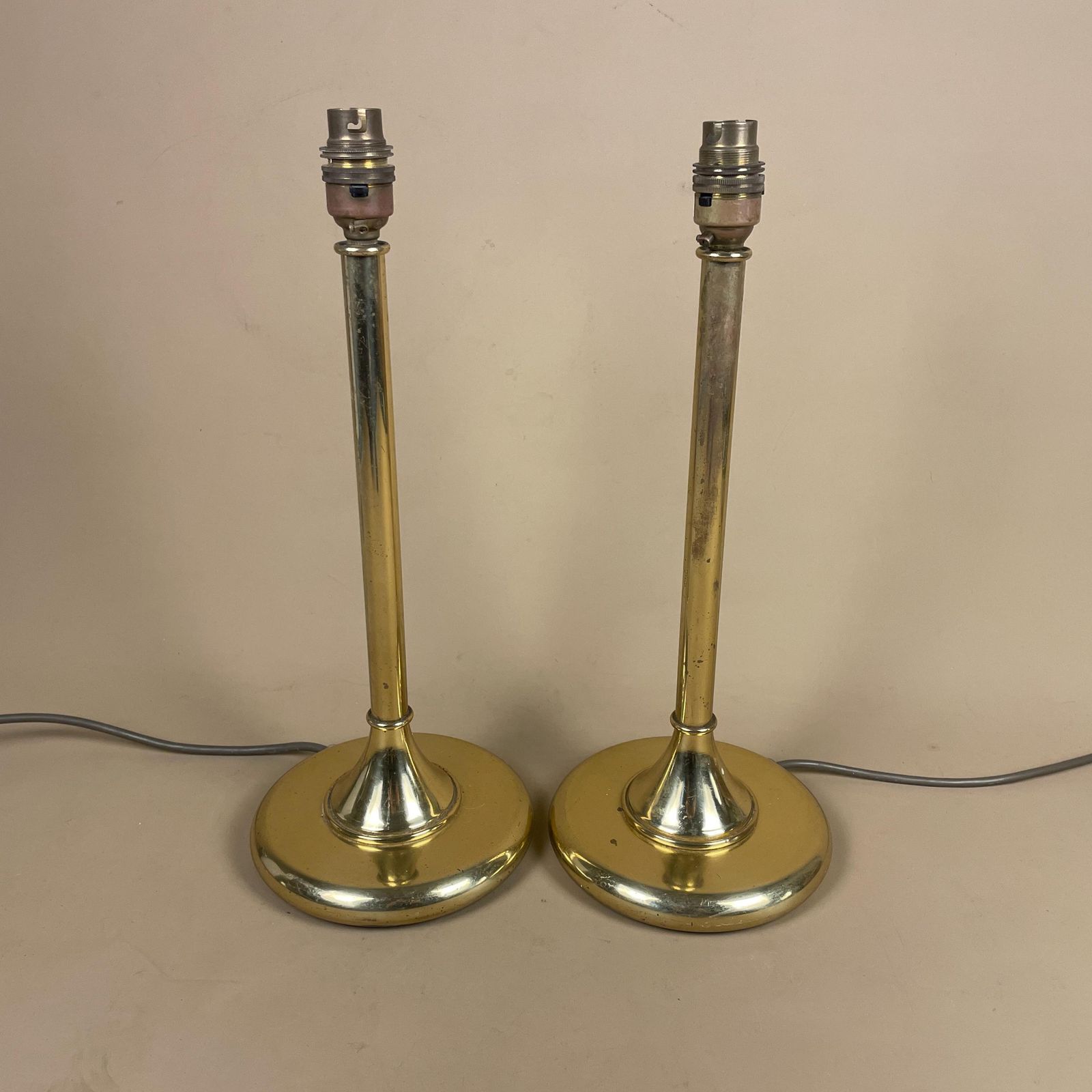 Antique Matching Pair Of Metal Gold Brass Lamps Lights Bedside Side Lamp Table Desk Light Column Round Base Vintage Classic Two Set photo Lighting