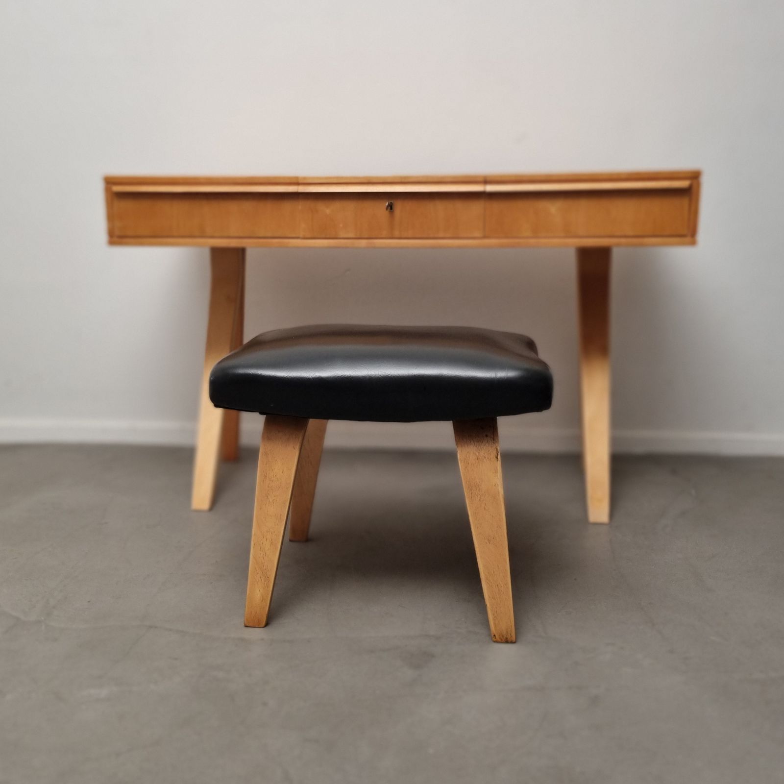 Set Of Dutch Modern Dressing Table And Stool In Birch Plywood By Cees Braakman For Pastoe, 1951 photo furniture