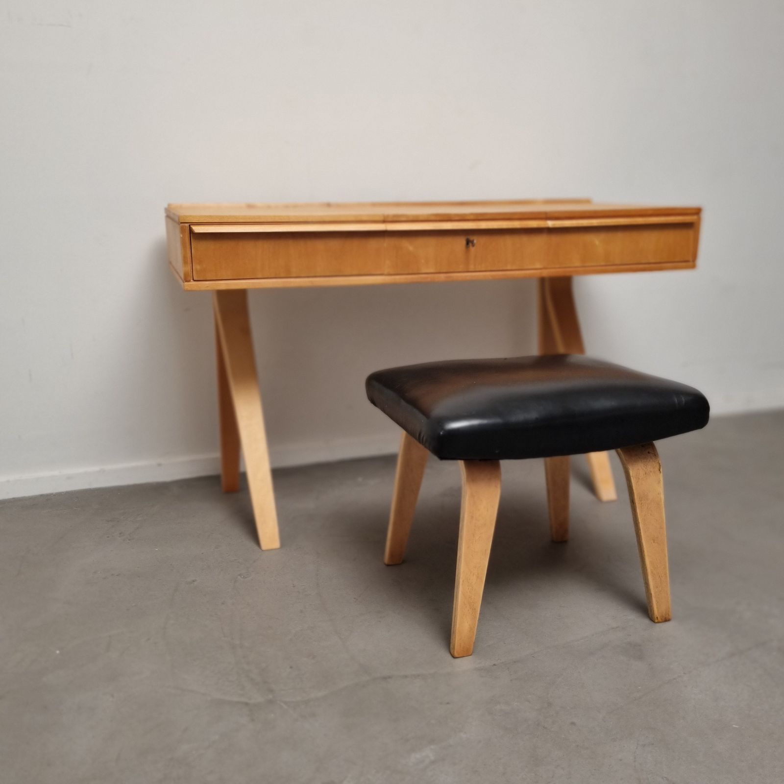 Set Of Dutch Modern Dressing Table And Stool In Birch Plywood By Cees Braakman For Pastoe, 1951 photo Furniture