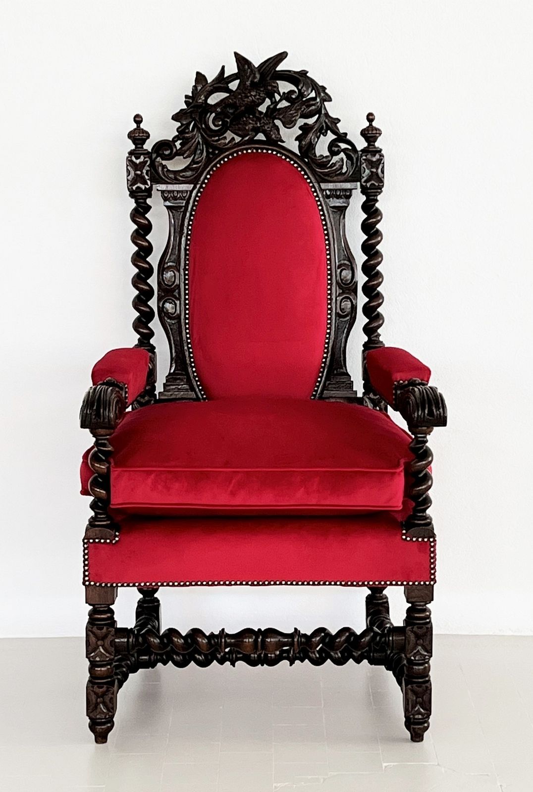 Italian Baroque Throne Armchair In Nutwood Reupholstered In Velvet photo vinterior