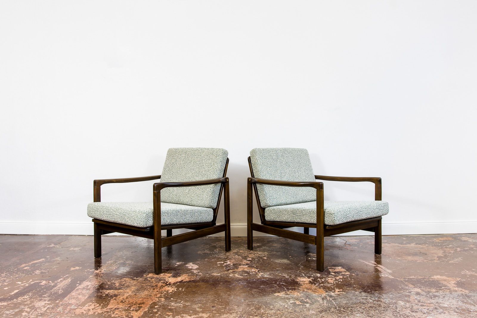 Vintage Club Chairs By Zenon Bączyk, 1960's, Set Of 2 photo vinterior