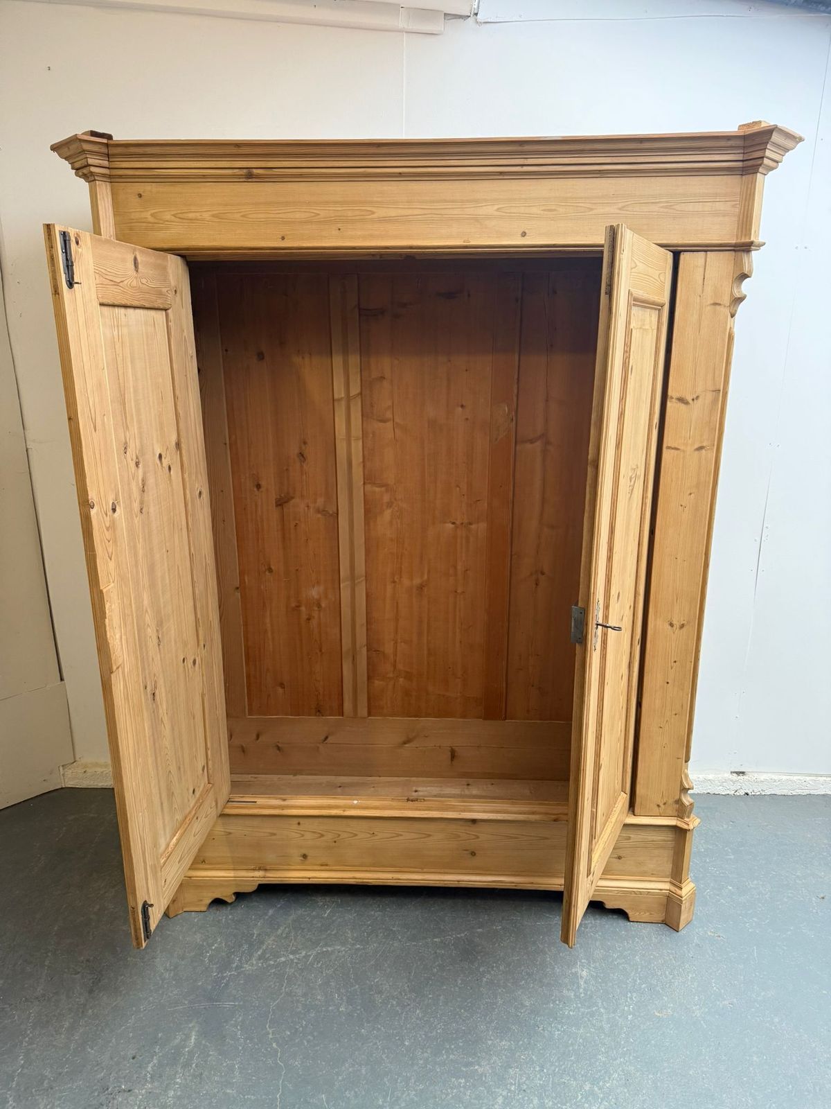 A Lovely Pine Georgian Waxed Knockdown Ladies Wardrobe photo furniture