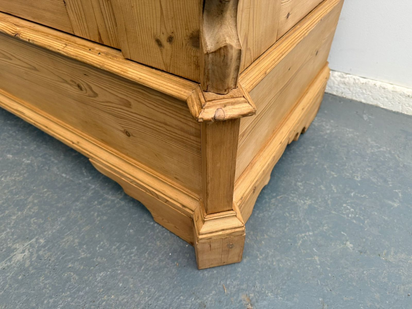 A Lovely Pine Georgian Waxed Knockdown Ladies Wardrobe photo 1295.0