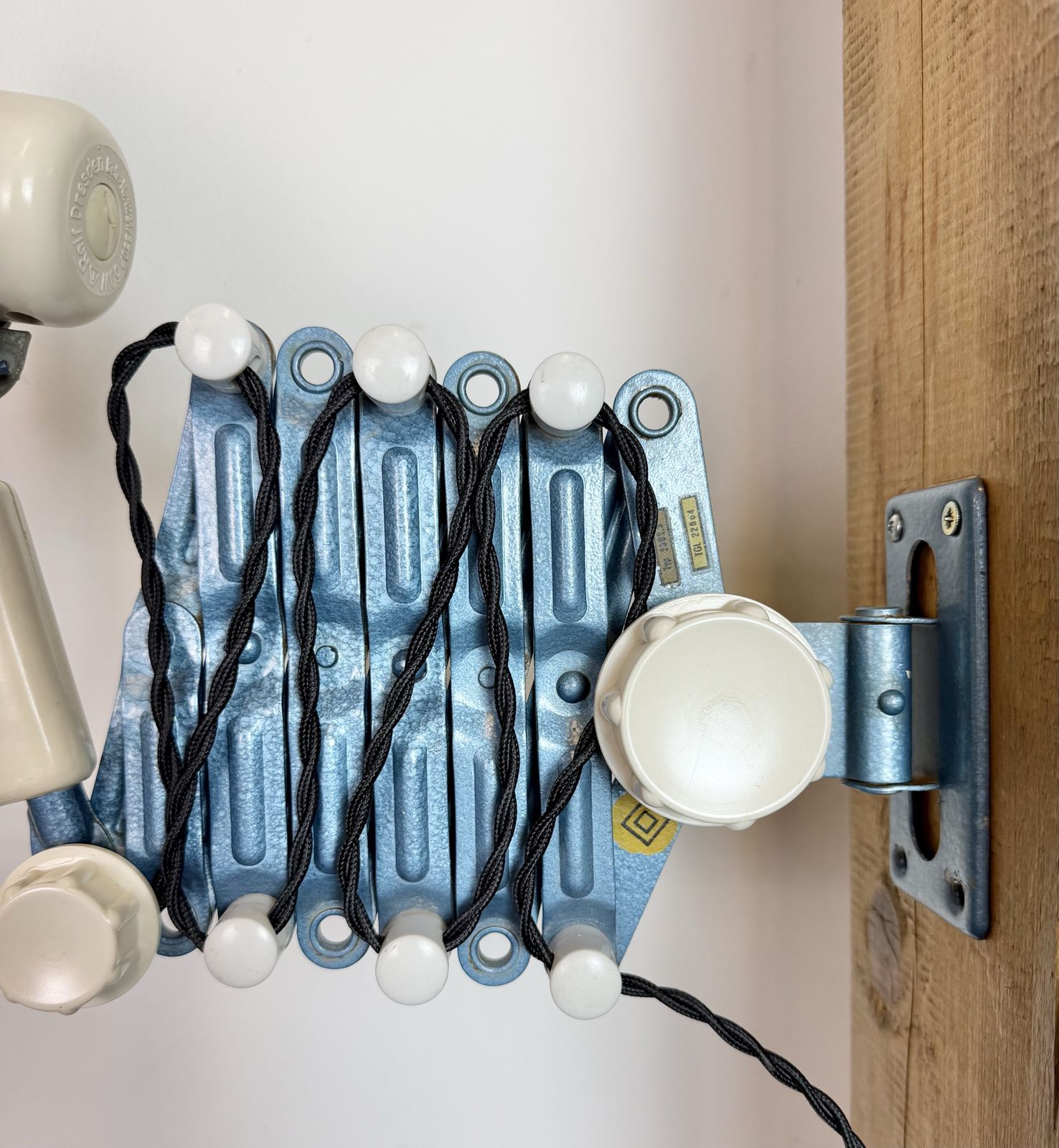 photo vinterior Industrial East German Scissor Lamp From Reif Dresden, 1950s, 2x
