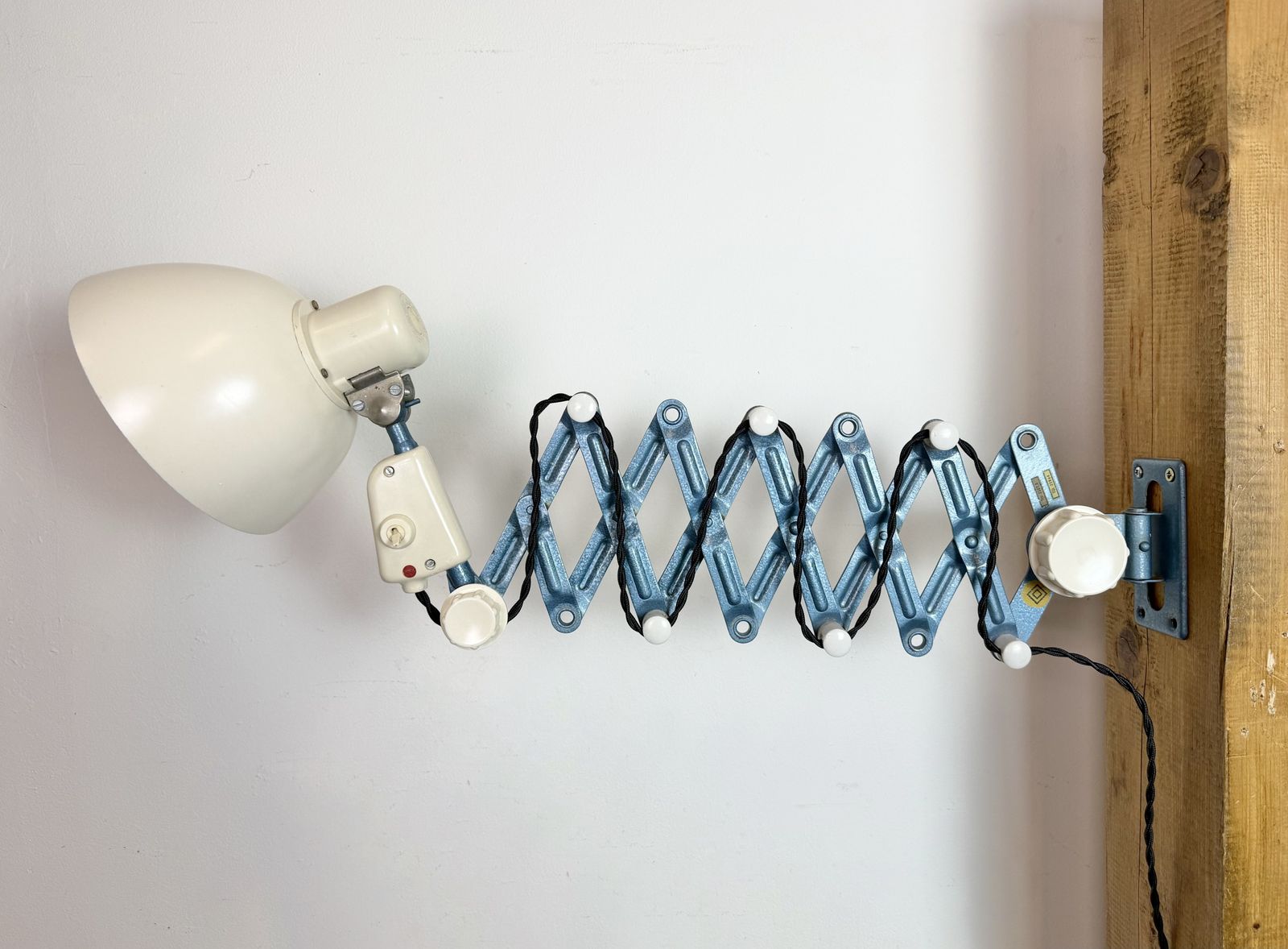 photo buy Industrial East German Scissor Lamp From Reif Dresden, 1950s, 2x