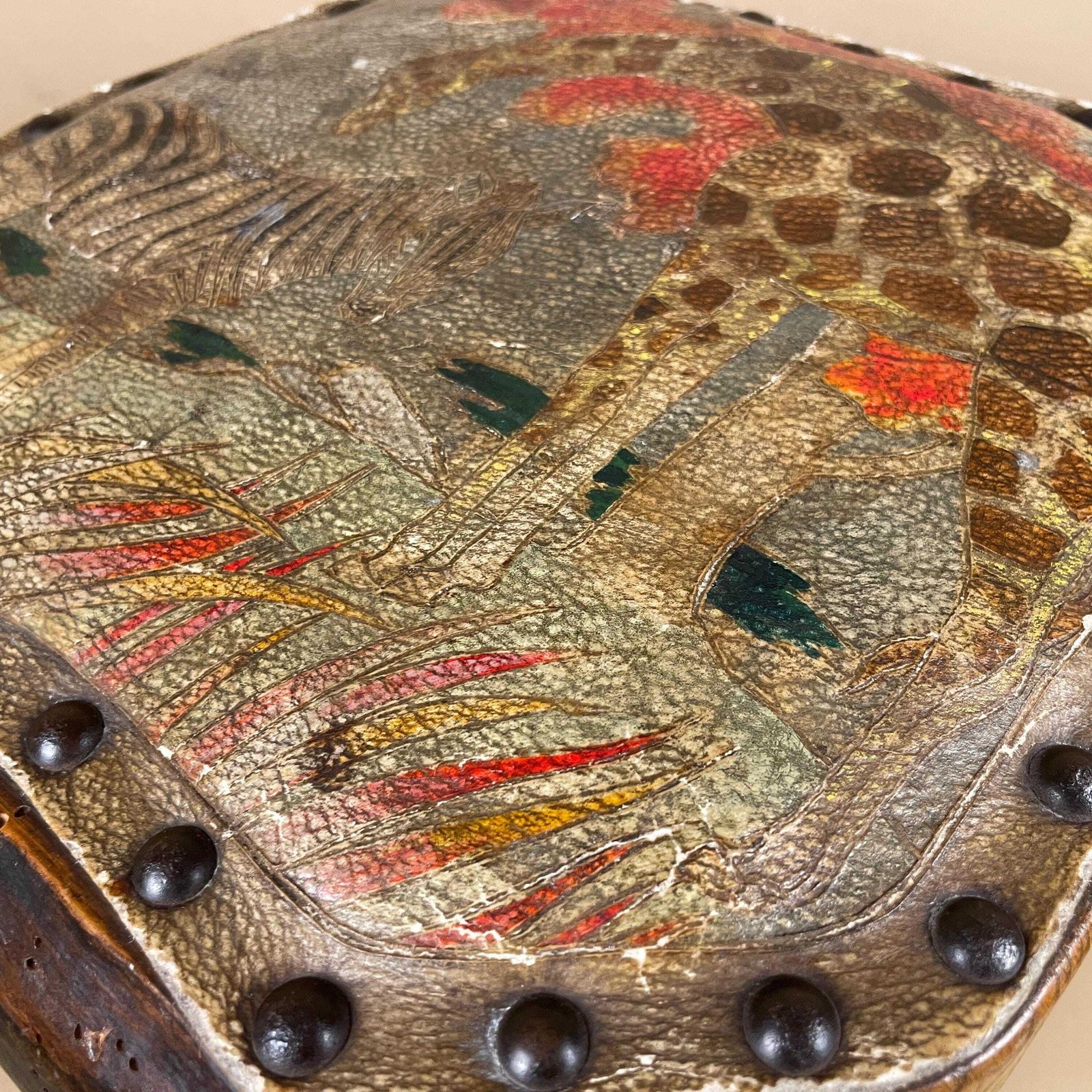 photo vinterior Antique Wooden Foot Stool Wood Furniture Footstool Seat 35x30x28cm Hand Painted Animal Patterned Pattern Leather Studded Studs Old 3 Legs