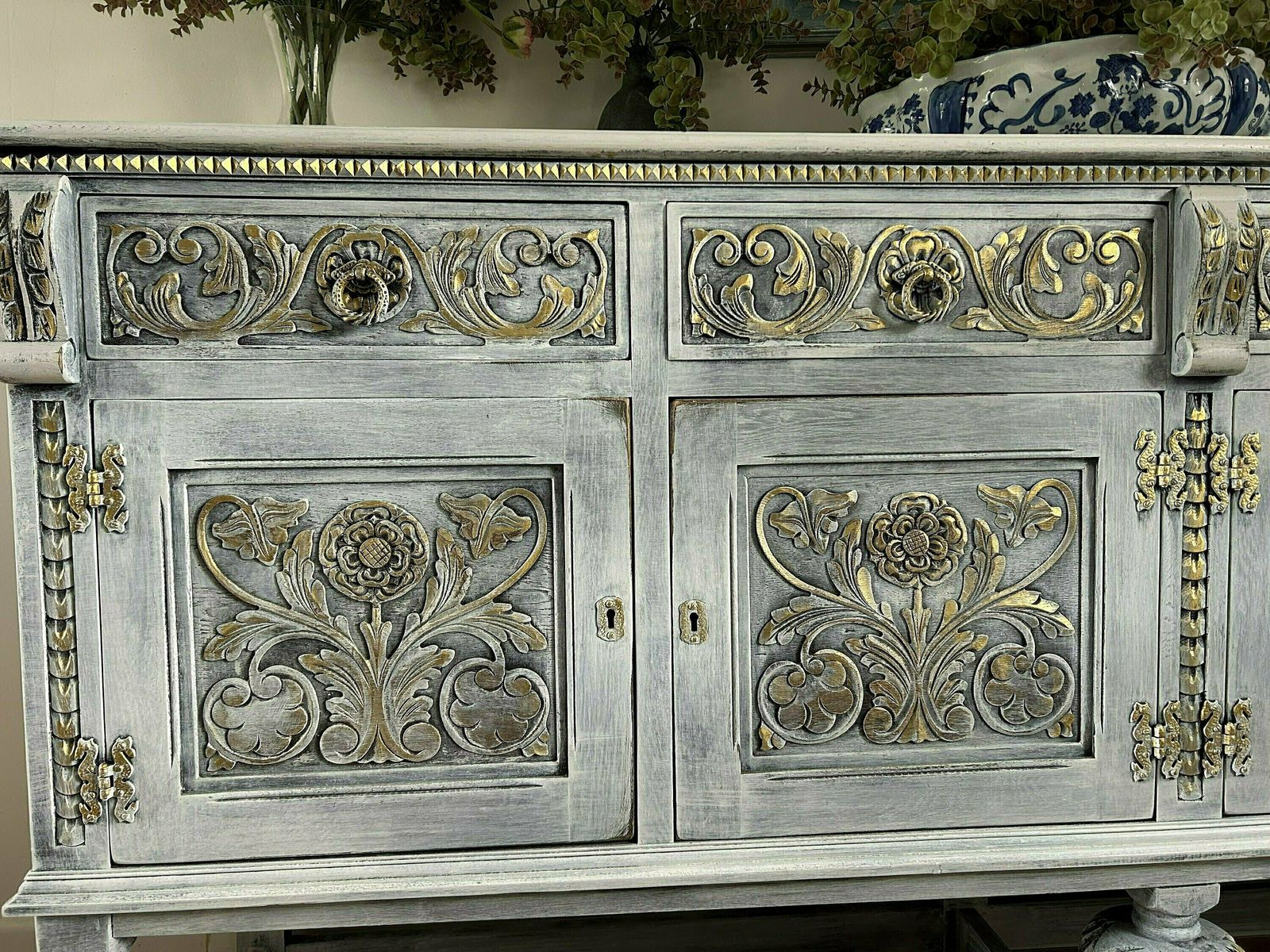 Large Antique Carved Sideboard/Living Room Decor/Kitchen Cabinet/Tv Unit photo Furniture