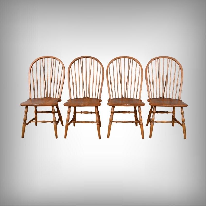 Set Of 4 Windsor Beech Chairs, England – Early 20th Century