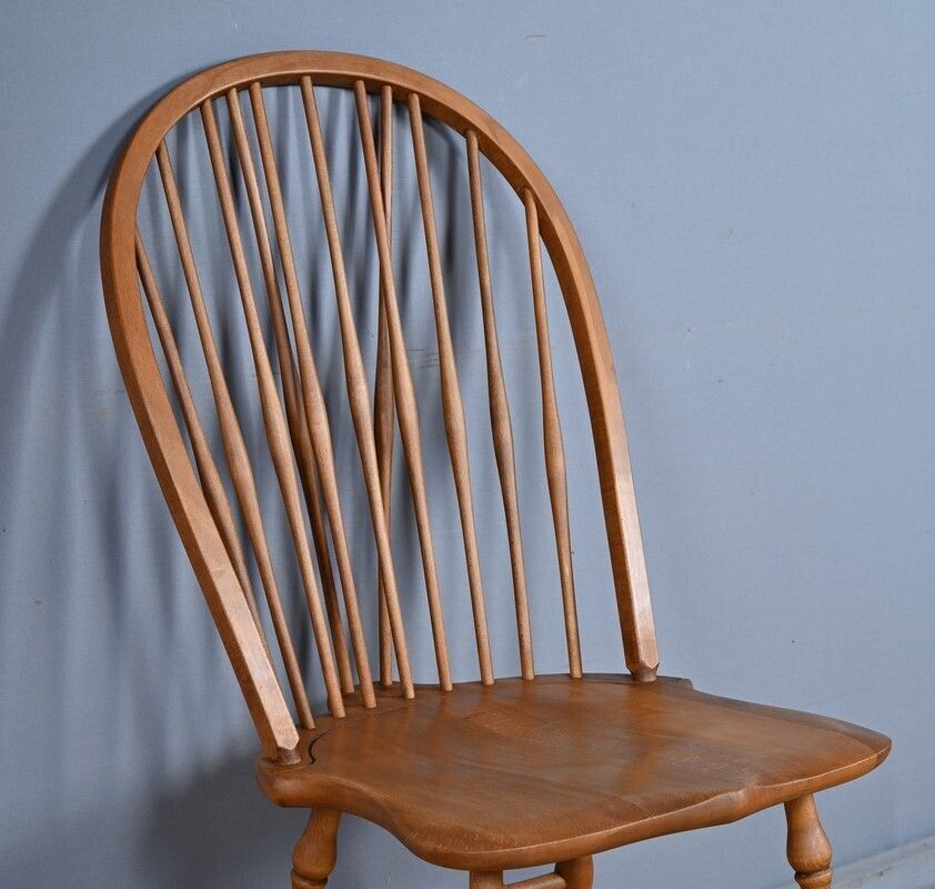 photo for sale Set Of 4 Windsor Beech Chairs, England – Early 20th Century