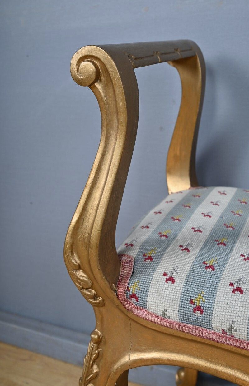 Small Bench With Gilded Wood Armrests, Louis XV Style – Early 20th Century photo vinterior