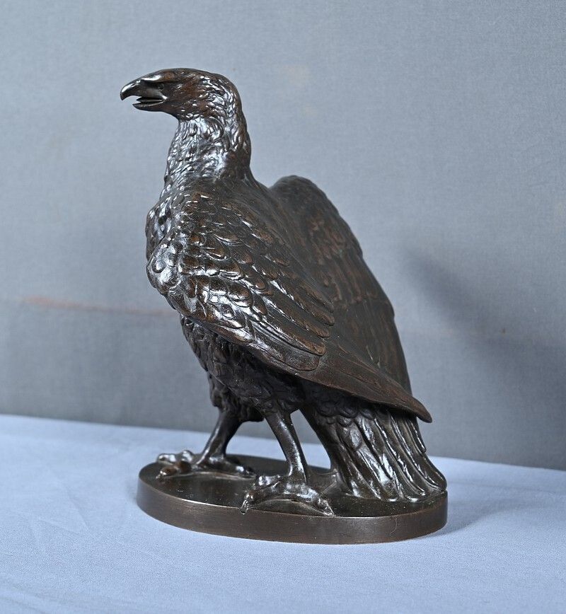 Bronze Sculpture "The Watchful Eagle" After T. Gechter – Late 19th Century photo Art
