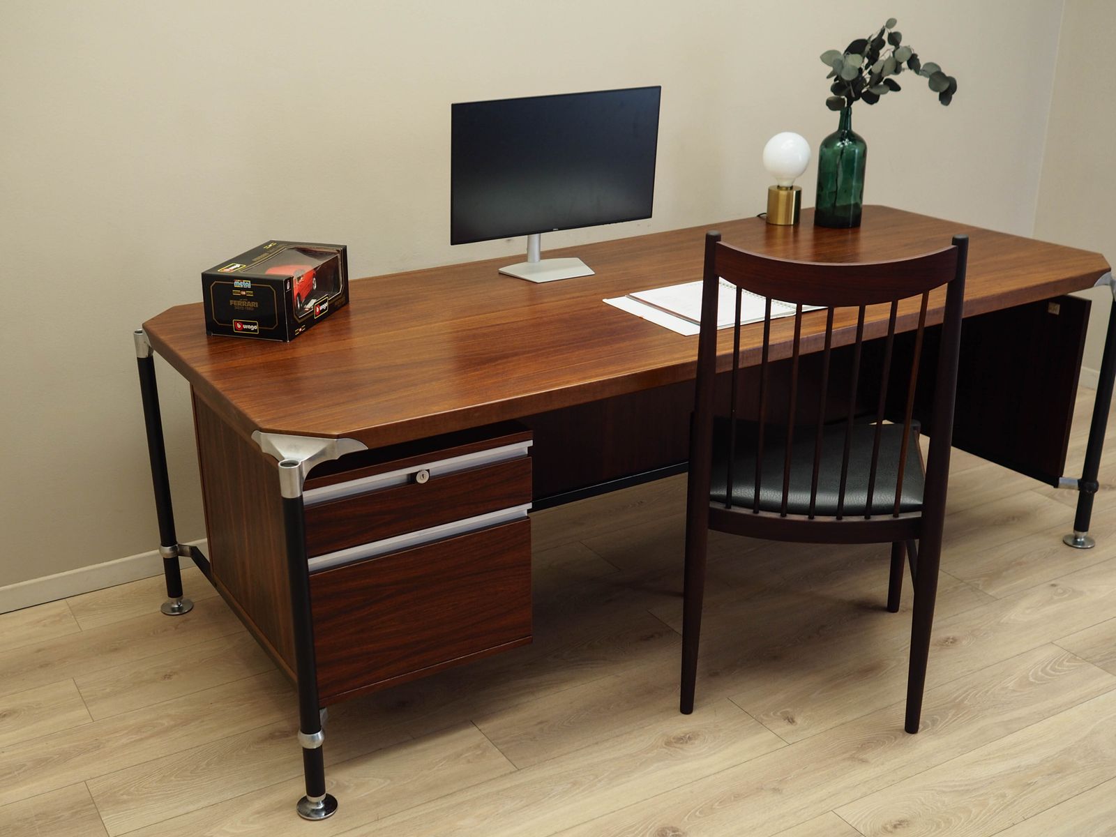 Vintage Desk, Italian Design, 1970s, Designers: Ico & Luisa Parisi, Manufacturer: Mim Roma photo Furniture
