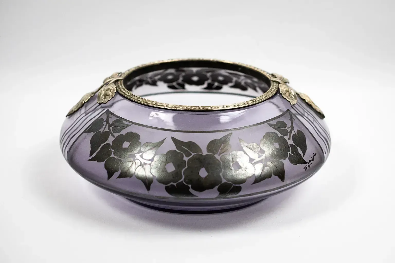 Art Deco vaas in mauve glas door D'Argyl met tinnen montuur