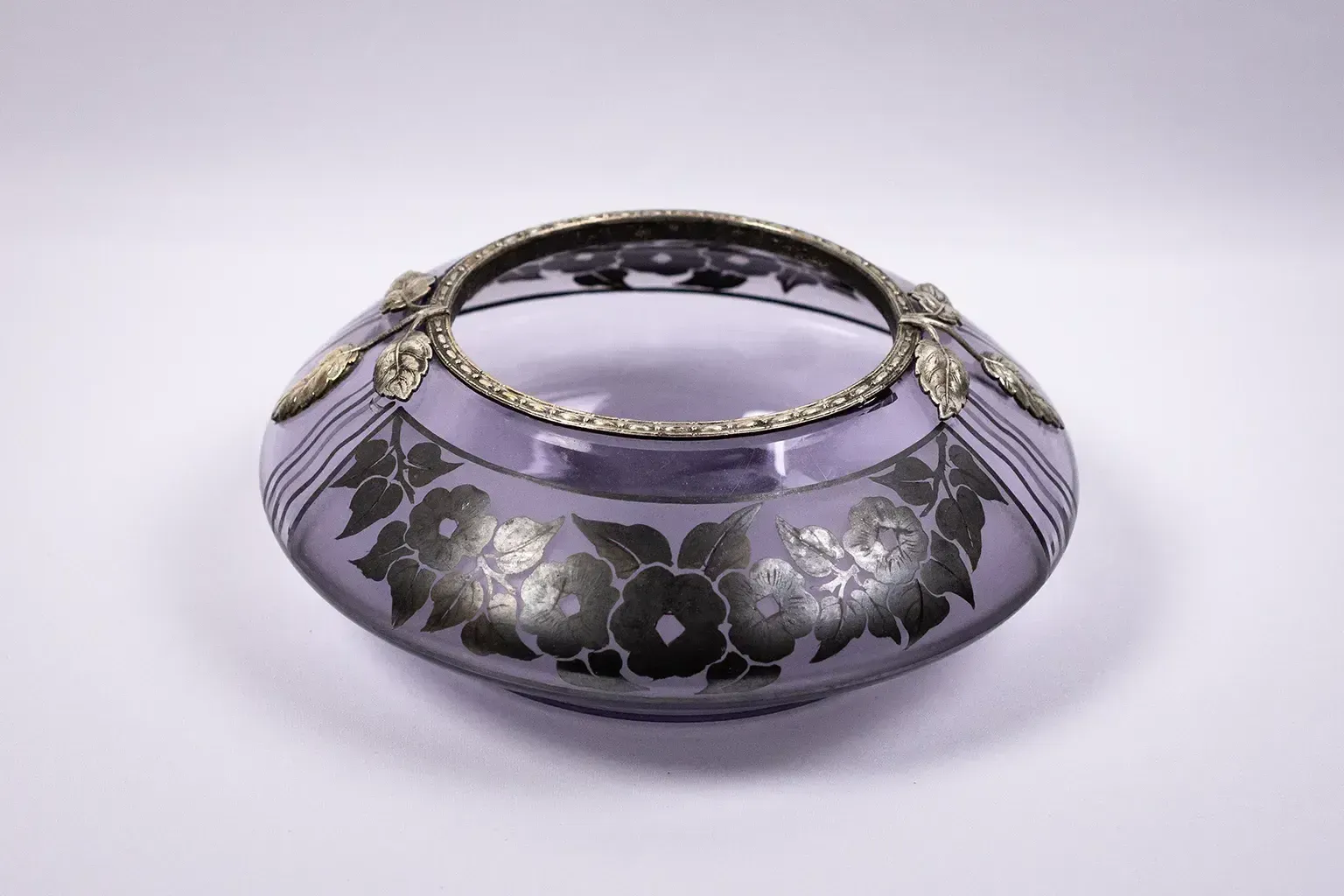 Art Deco Vase In Mauve Glass By D'argyl With A Pewter Mount photo 250.0