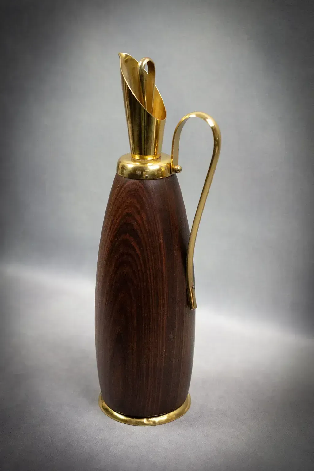 Carafe thermos en bois et laiton, par Aldo Tura - Italie, vers 1950 photo for sale