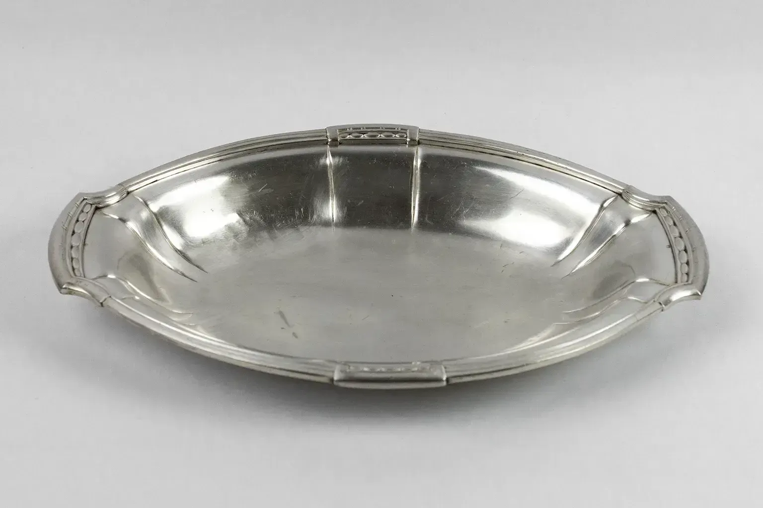 Orbrille Oval Silver Plated Metal Serving Basket – Art Deco, 1930s photo vintage