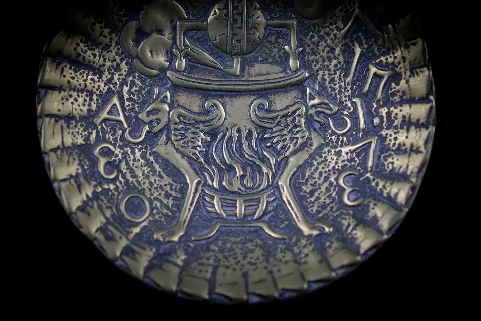 Klein bronzen schaaltje met een aeolipile, naar ontwerp van Max Le Verrier photo Woonaccessoires