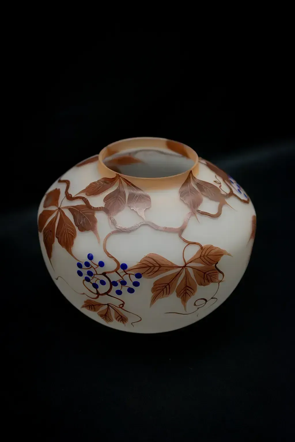 Vase Art Nouveau en verre satiné émaillé, par Fanus photo Décoration