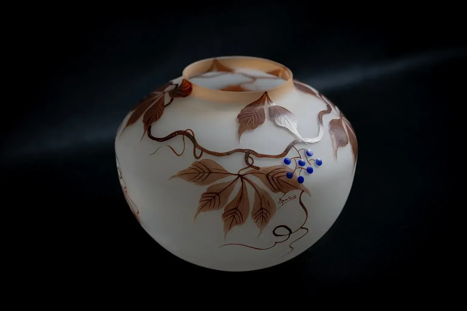 Vase Art Nouveau en verre satiné émaillé, par Fanus photo 390.0