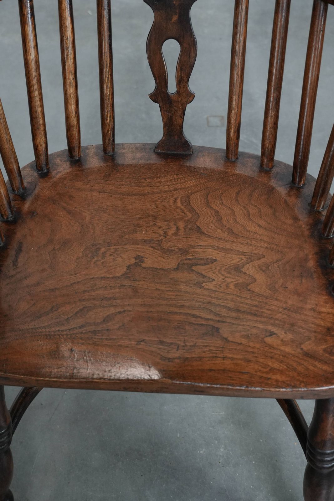 Antique Set Of 8 Very Beautiful English Windsor Chairs/Armchairs With A Beautiful Color Scheme And A Beautiful Patina photo buy