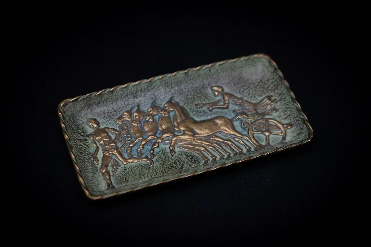 Vide-poche en bronze par Max Le Verrier - The Race Of Heracles photo furniture
