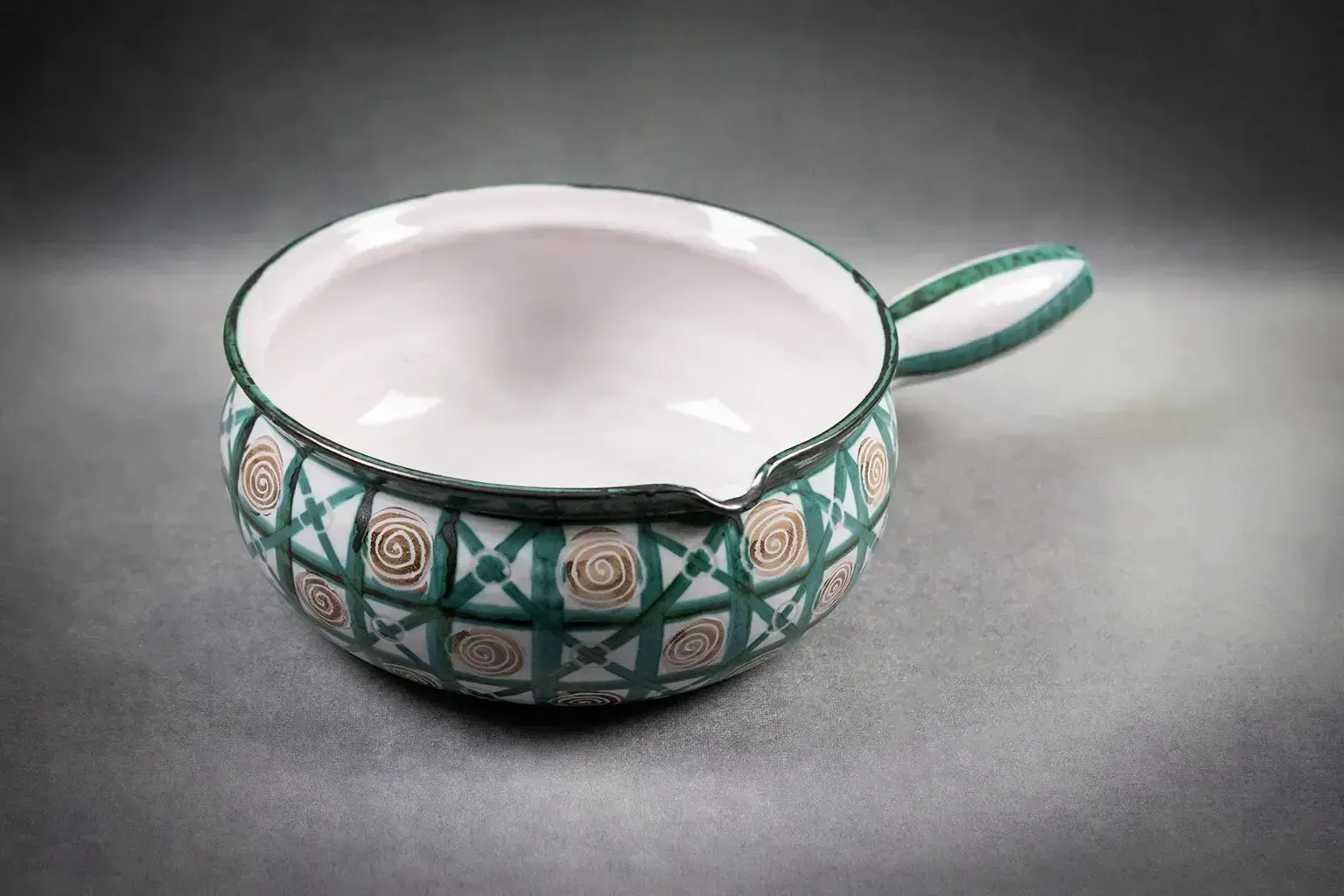 Large Robert Picault Casserole, Vallauris photo Home Decor