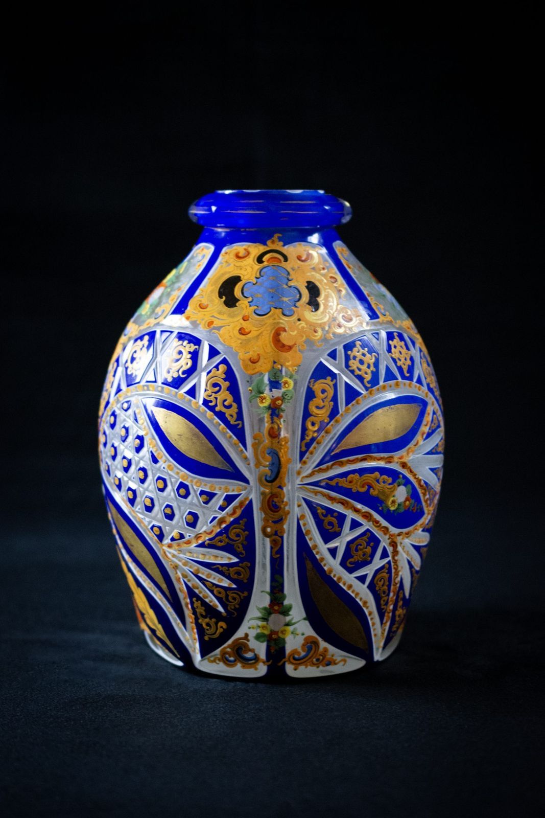 19th Century Blue And White Overlay Crystal Vase – Ottoman Art
