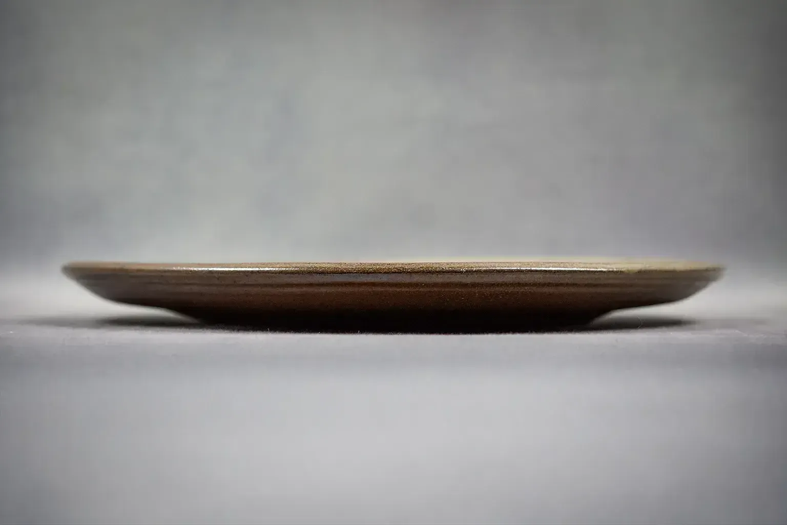 Michel Gardelle — Stoneware Dish With Stylized Bird Decoration, Circa 1980, Signed photo vinterior