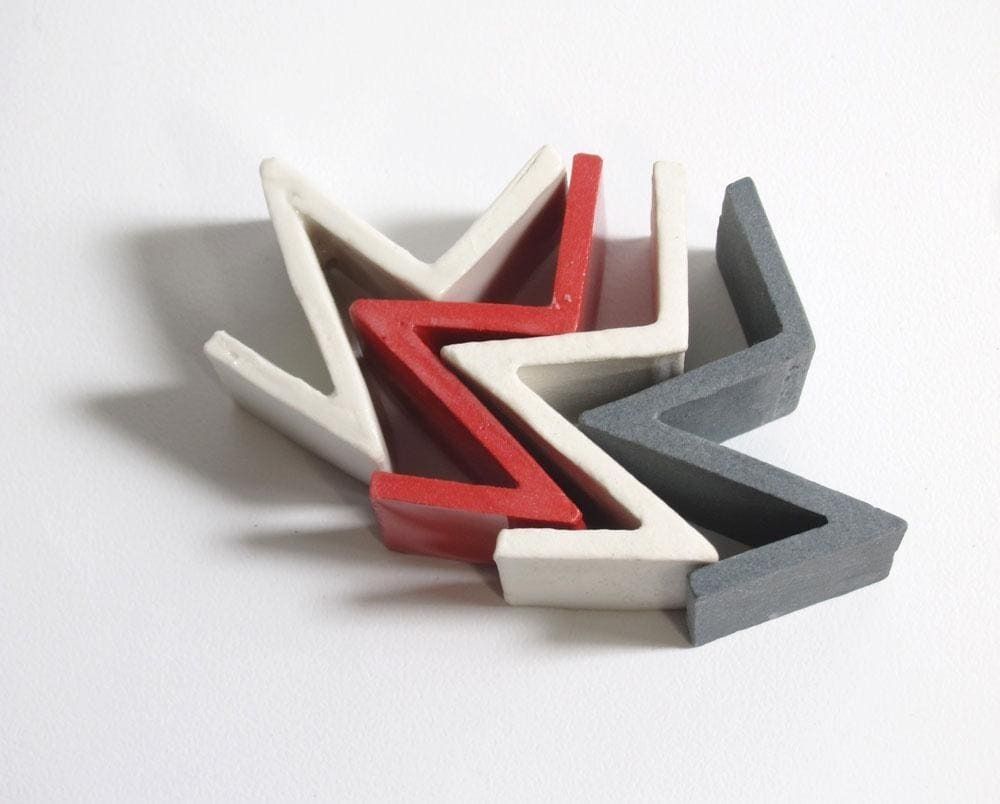 Verzamelset Van 4 Miniatuur Porseleinen Stoeltjes Naar Voorbeeld Van De Rietveld Zig Zag photo furniture