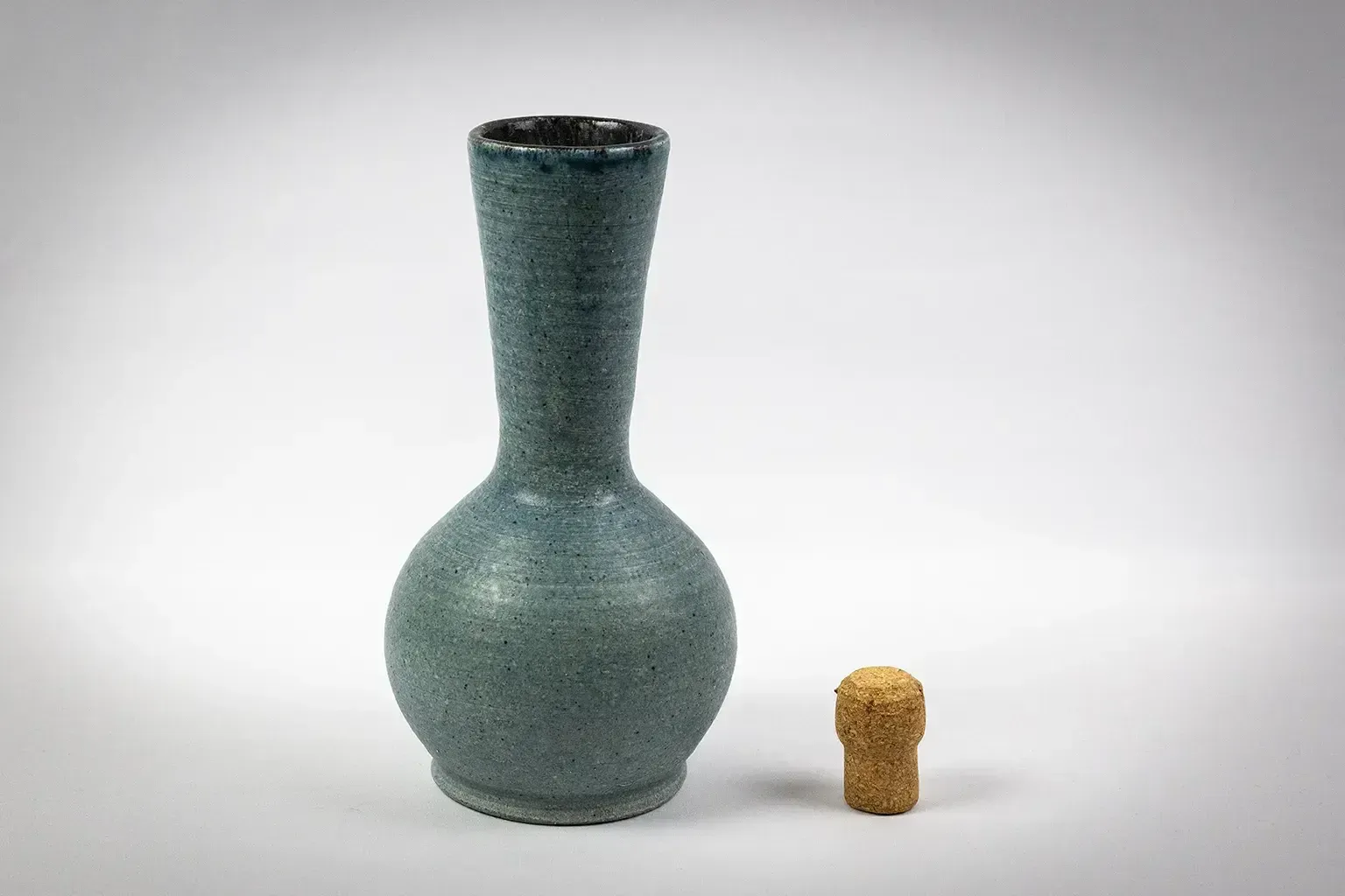 Vase en grès émaillé bleu - Les Potiers d'Accolay - Céramique française signée, années 1950 photo for sale