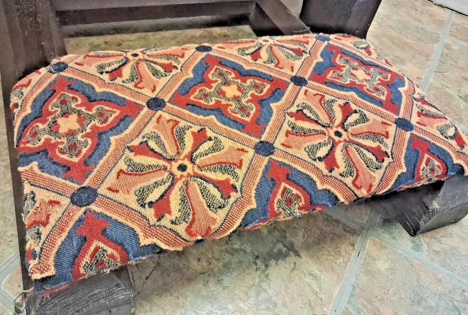 Antique Victorian Oak Prayer Bench From A Welsh Chapel In Gothic Styling photo Furniture